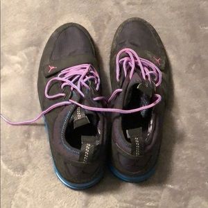 Jordan’s 10.5 basketball shoe men’s used